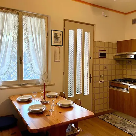 Relax In Our Charming Patio In Lignano Апартаменты
