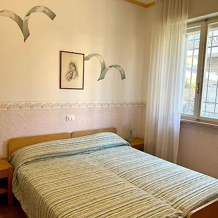 Апартаменты Relax In Our Charming Patio In Lignano Линьяно-Саббьядоро