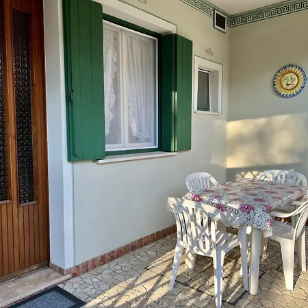 Апартаменты Relax In Our Charming Patio In Lignano