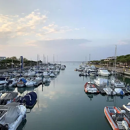 Relax In Our Charming Patio In Lignano リニャーノ・サッビアドーロ
